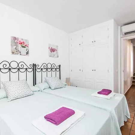 Torre Soli Nou Sleeps 7 Pool Air Con Wifi *